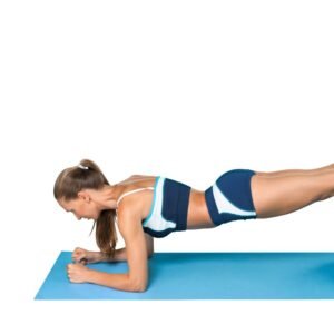 mulher fazendo o exercício prancha